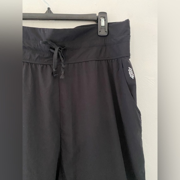 Free people Movement Black structured Jogger  silky Pants size L - Picture 6 of 8
